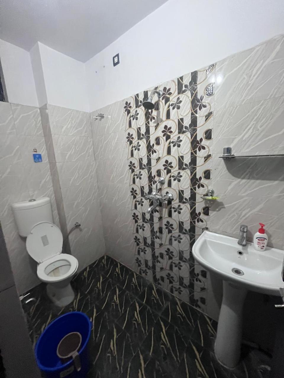 ורנאסי Kashi Anadam Bnb מראה חיצוני תמונה