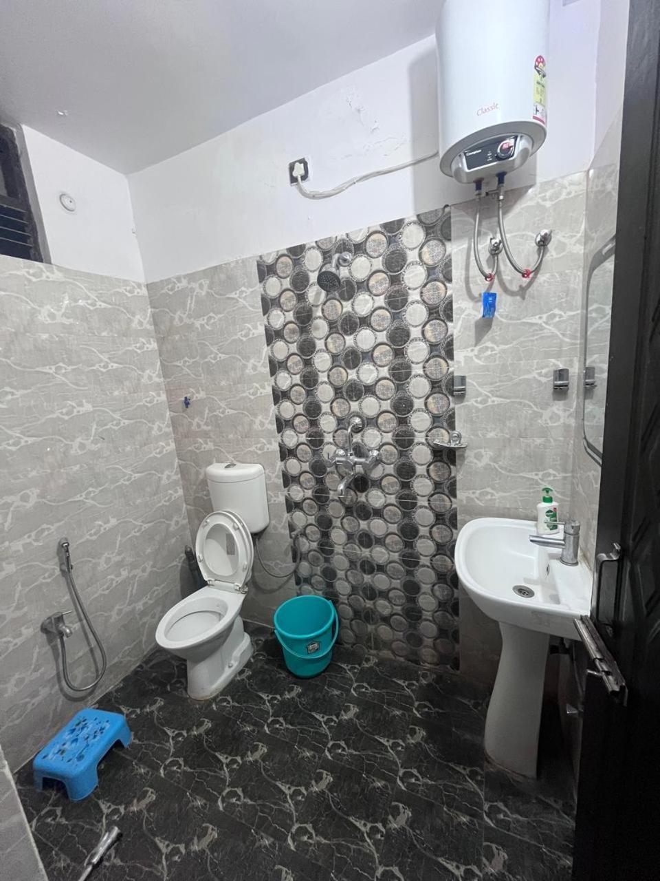 ורנאסי Kashi Anadam Bnb מראה חיצוני תמונה